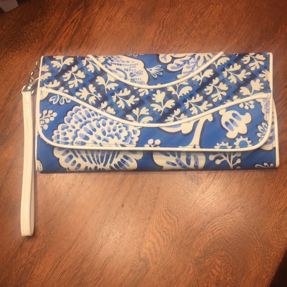 Vera Bradley clutch